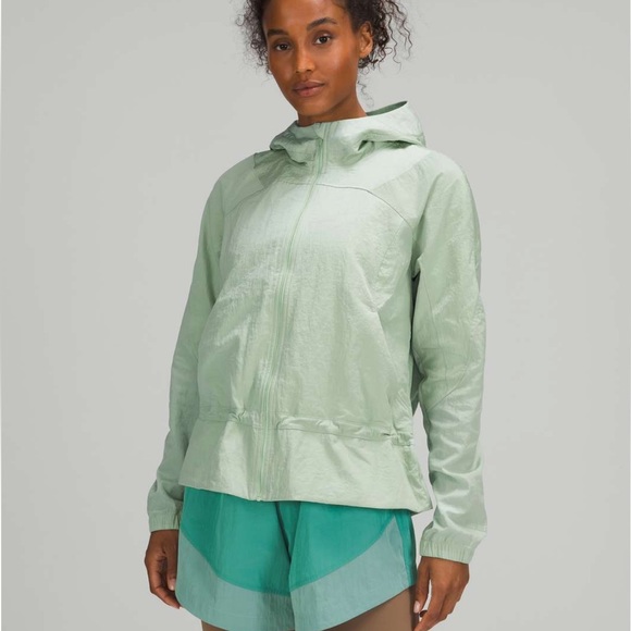 Lululemon Ready to Go Jacket - Picture 2 of 11